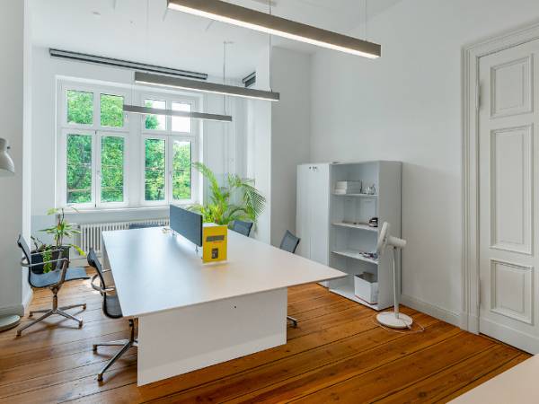 Lichtdurchflutete & nachhaltige Bürogemeinschaft in Berlin-Moabit — Bild 7