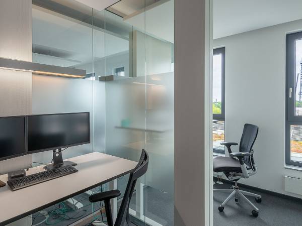 Helle, moderne Bürogemeinschaft in Berlin-Adlershof — Bild 1