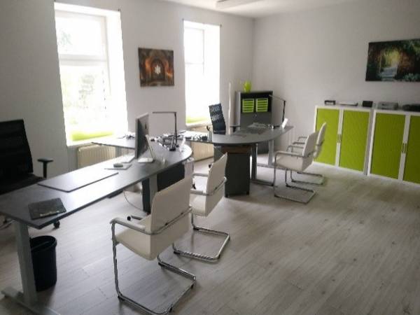 Historische Bürogemeinschaft im Fabrikensemble in Malchin — Bild 4