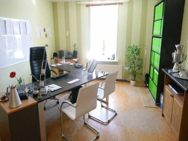 Historische Bürogemeinschaft im Fabrikensemble in Malchin — Bild 5