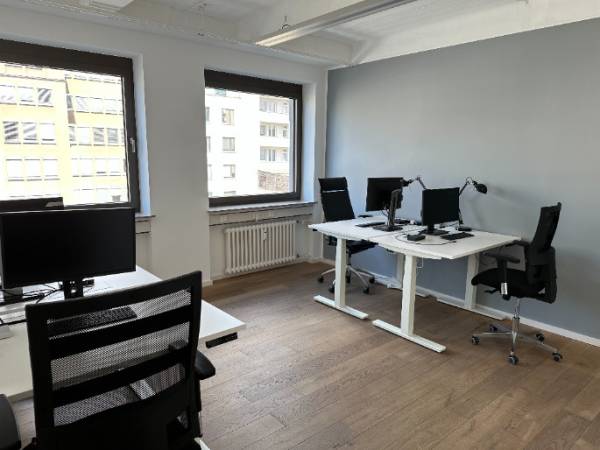 Abschließbares Büro in Köln (Altstadt-Nord) – Möblierte Bürofläche (Shared Office) zu vermieten – 150qm, 3 Tage pro Woche — Bild 1