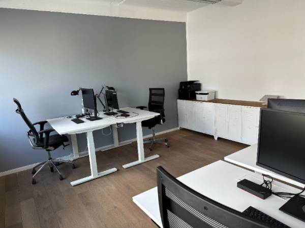 Abschließbares Büro in Köln (Altstadt-Nord) – Möblierte Bürofläche (Shared Office) zu vermieten – 150qm, 3 Tage pro Woche — Bild 2