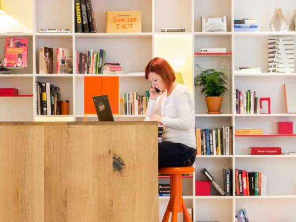 Abschließbares Büro in Hamburg (Altstadt) – Innovative Büros & Coworking Spaces in Hamburg Altstadt — Bild 5
