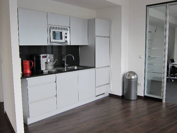 Modernes Büro in exklusiver Bürogemeinschaft in Frankfurt Westend-Nord — Bild 6