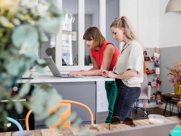 Gemütlicher Coworking Space mit festen Arbeitsplätzen in Potsdam — Bild 1