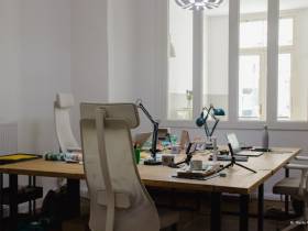 Büro - CoWorking Space - Schreibtisch im Herzen Potsdams