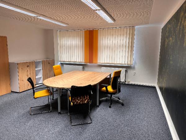 Ruhige Bürogemeinschaft mit guter Anbindung in Schleusingen-Hinternah — Bild 3
