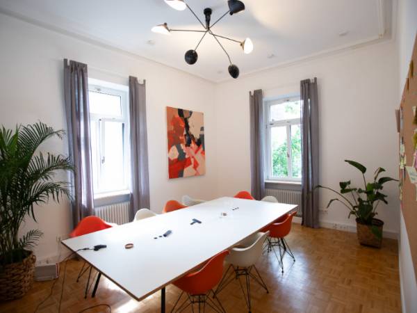 Kreative Bürogemeinschaft in historischer Villa in Karlsruhe — Bild 5