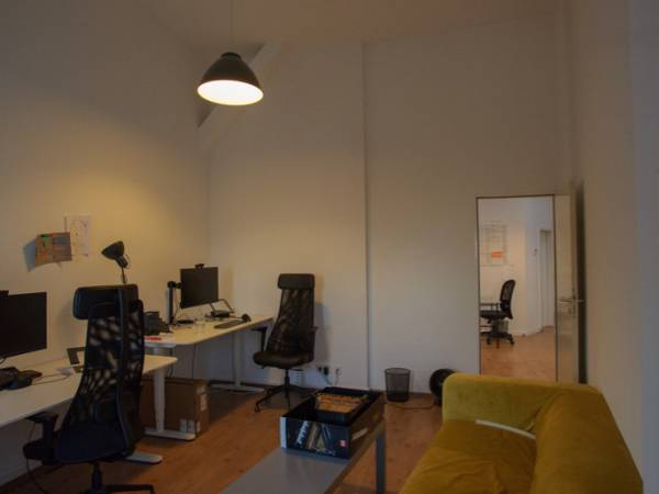 Schreibtischplatz in Berlin (Neukölln) – Helle Bürogemeinschaft mit Weitsicht in Berlin-Neukölln — Bild 3