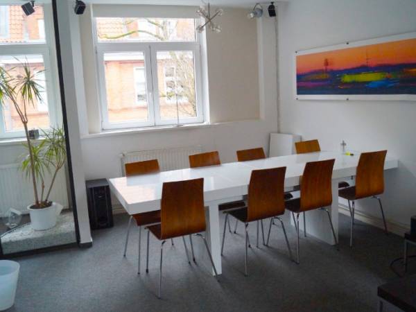 Inspirierende Bürogemeinschaft in historischer Zeise-Fabrik in — Bild 7