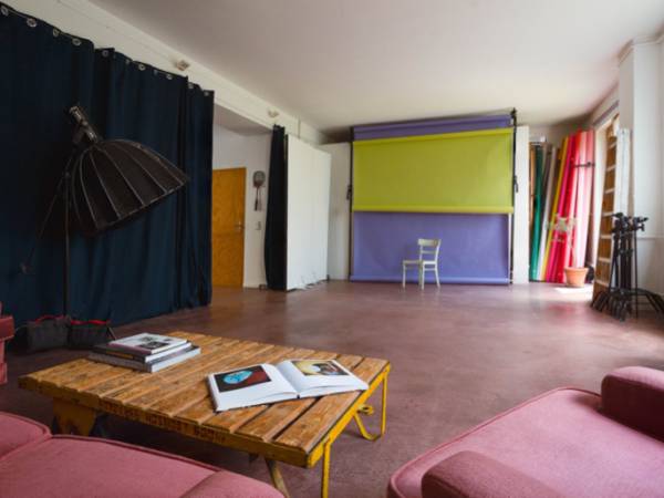 Schreibtischplatz in München (Sendling) – Kreative Bürogemeinschaft mit Fotostudio in München-Sendling — Bild 1