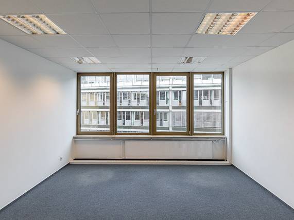 Abschließbares Büro in Hamburg (Altstadt) – Heller Büroraum in Bürogemeinschaft in Hamburg-Altstadt — Bild 1