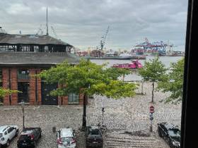 Fischmarkt - unverbauter Hafenblick