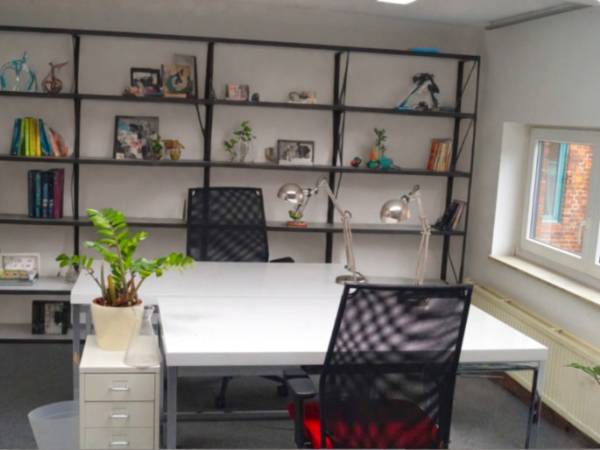 Inspirierende Bürogemeinschaft in historischer Zeise-Fabrik in — Bild 8
