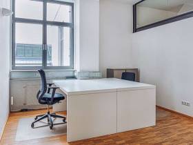 Büroraum und freie Arbeitsplätze in Agenturloft in Hamburg Bahrenfeld
