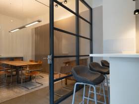 Schreibtische, Workspace und Team Office im Loft