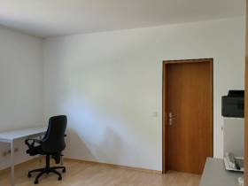 Schreibtisch All-in-Miete Ruhige Lage