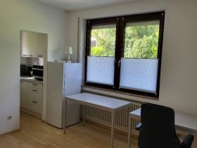 Schreibtisch All-in-Miete Ruhige Lage