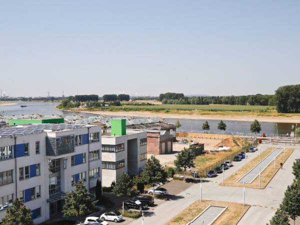 Moderne Büroetage und Coworking mit Rheinblick in Monheim am Rhein — Bild 3