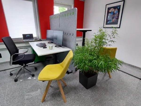 Schreibtischplatz in Iserlohn (Kesbern) – Eigener Arbeitsplatz in Bürogemeinschaft in Iserlohn-Kesbern — Bild 1