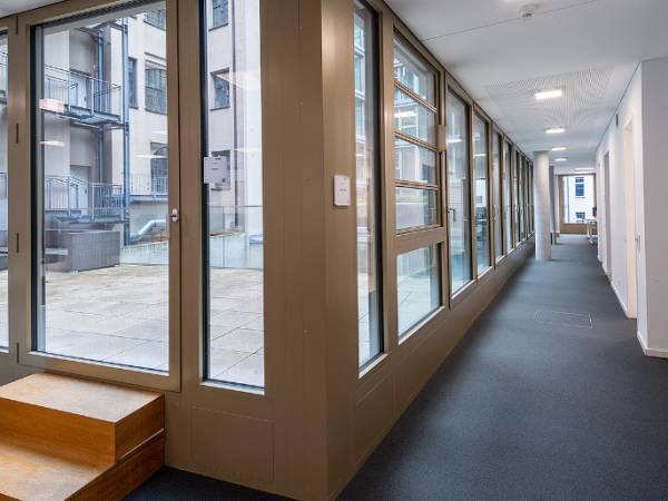 Lichtdurchflutete Büroflächen mit flexibler Gestaltung in Berlin-Mitte — Bild 4