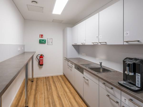 Lichtdurchflutete Büroflächen mit flexibler Gestaltung in Berlin-Mitte — Bild 5