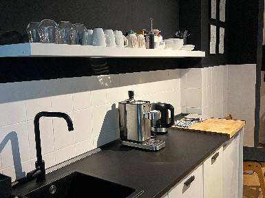 Charmanter Coworking Space in denkmalgeschütztem Gebäude in — Bild 6