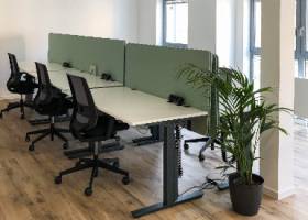 Fester Schreibtisch im Open Space