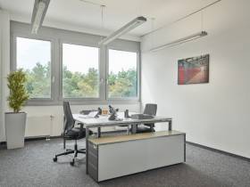 Moderne Büroflächen mit DSL Anschluss und Teeküche