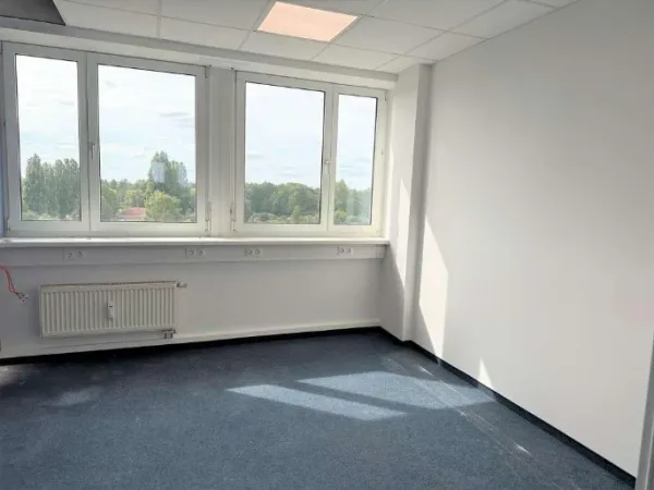 Abschließbares Büro in Berlin (Marzahn-Mitte) – Lichtdurchflutete Bürogemeinschaft in Berlin Marzahn-Mitte — Bild 2