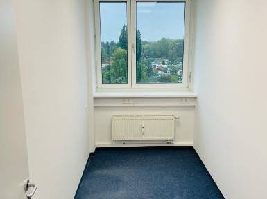 Helle Büroräume in kreativer Bürogemeinschaft in Berlin-Marzahn — Bild 3
