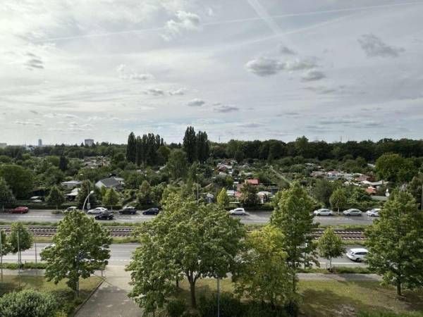 Helle Büroräume in kreativer Bürogemeinschaft in Berlin-Marzahn — Bild 7