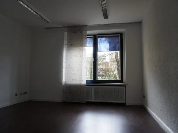 Abschließbares Büro in Witten (Stockum) – Helle Bürogemeinschaft in Fabrikanten Villa in Witten-Stockum — Bild 2