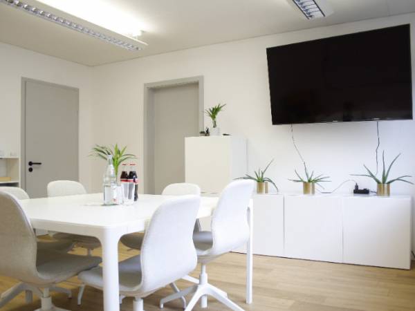 Moderne, helle Bürogemeinschaft in Stuttgart-West — Bild 1