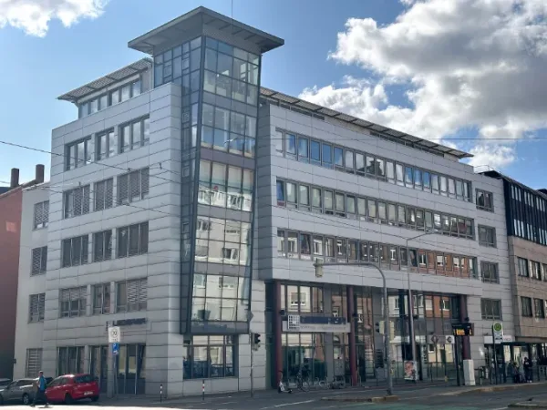 Abschließbares Büro in Nürnberg (Wöhrd) – Moderner Coworking Space in Nürnberg-Wöhrd mit Panoramablick — Bild 3
