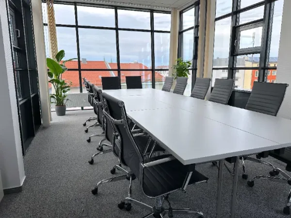 Abschließbares Büro in Nürnberg (Wöhrd) – Moderner Coworking Space in Nürnberg-Wöhrd mit Panoramablick — Bild 6
