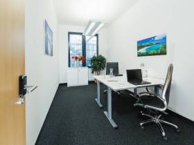 Profi-Coworking-Arbeitsplätze + private Büros in München