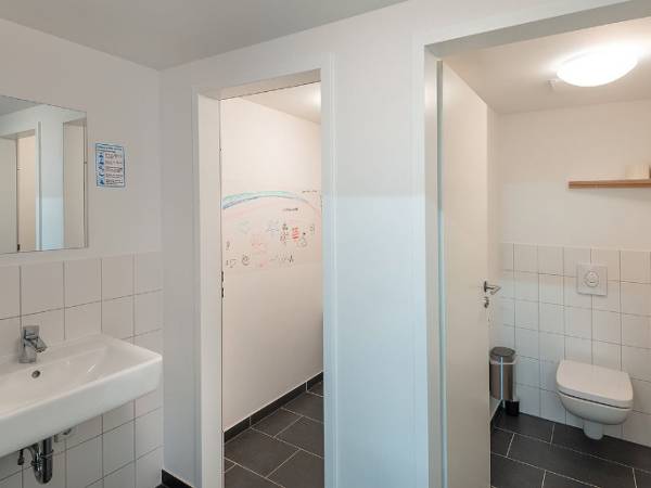 Abschließbares Büro in Berlin (Kreuzberg) – Moderne Bürogemeinschaft mit privatem Raum in Berlin-Kreuzberg — Bild 4