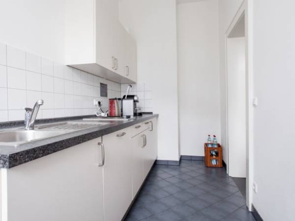 Helle Büroräume im Altbau in München-Ludwigsvorstadt — Bild 5