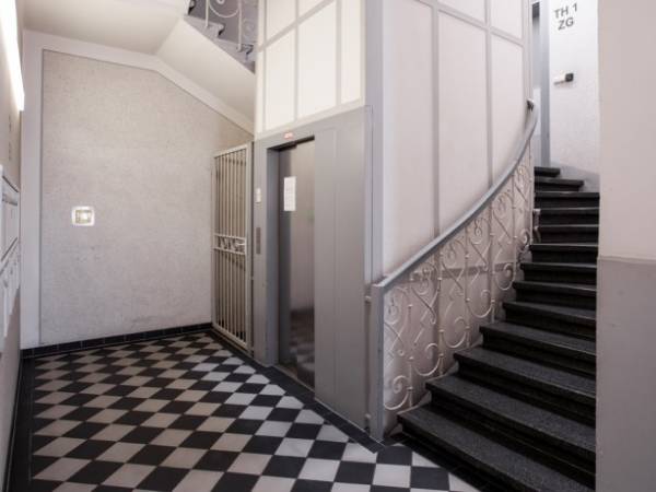 Helle Büroräume im Altbau in München-Ludwigsvorstadt — Bild 4