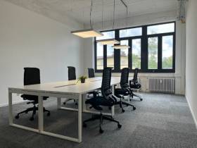 Optimale Arbeitsatmosphäre in kernsaniertem Büroambiente