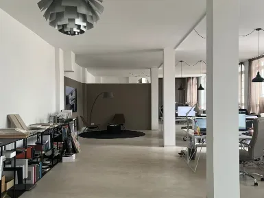 Schreibtischplatz in Frankfurt am Main (Oberrad) – Loft-Bürogemeinschaft für kreative Köpfe in Frankfurt Oberrad — Bild 1
