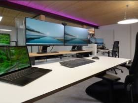 Desks und Meetingraum in Eresing