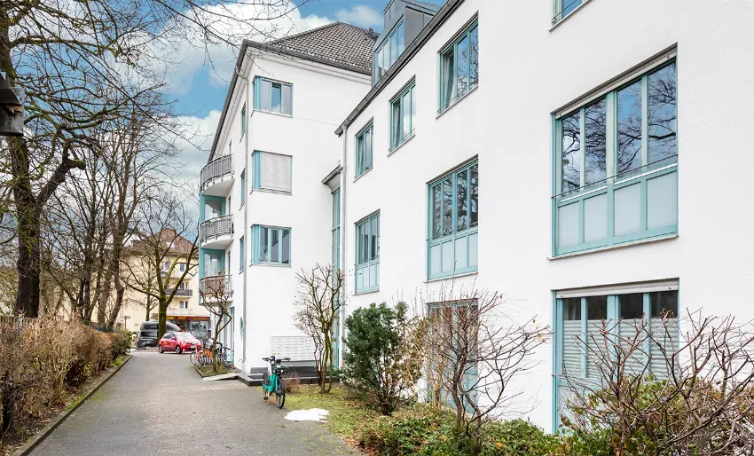 Arbeitsplatz an der Isar in junger sympathischer Bürogemeinschaft