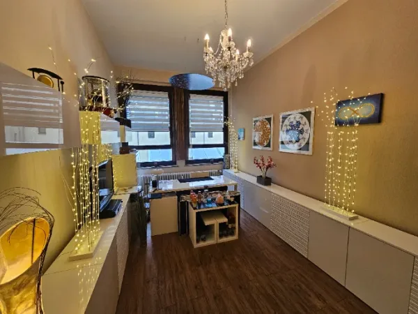 Abschließbares Büro in Frankfurt am Main (Innenstadt) – Heller Therapie- oder Büroraum in Bürogemeinschaft Frankfurt — Bild 1