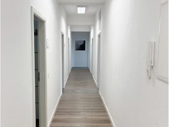 Abschließbares Büro in Düsseldorf (Pempelfort) – Nette Bürogemeinschaft mit Balkon in Düsseldorf-Pempelfort — Bild 2