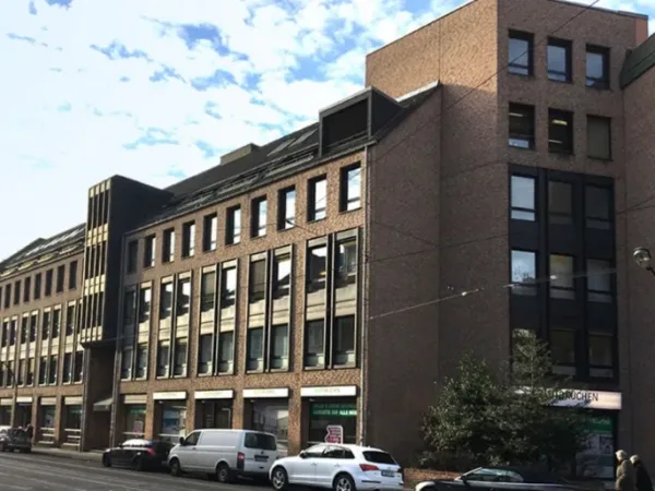 Abschließbares Büro in Düsseldorf (Pempelfort) – Nette Bürogemeinschaft mit Balkon in Düsseldorf-Pempelfort — Bild 4