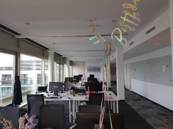 Schreibtischplatz in Berlin (Mitte) – Moderne Bürogemeinschaft mit flexiblem Konzept in Berlin-Mitte — Bild 1