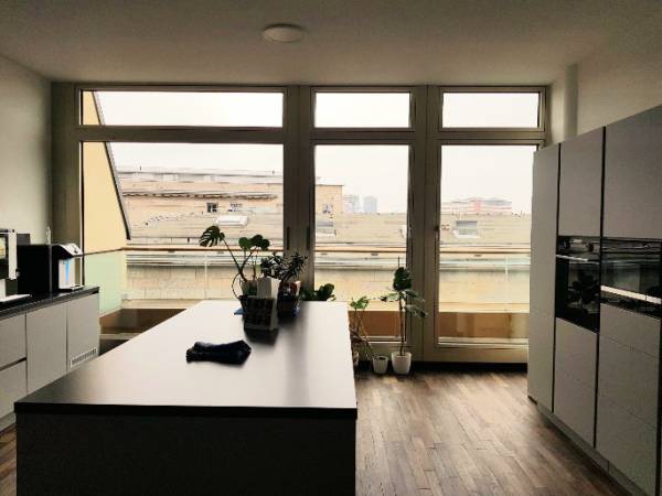 Schreibtischplatz in Berlin (Mitte) – Moderne Bürogemeinschaft mit flexiblem Konzept in Berlin-Mitte — Bild 2