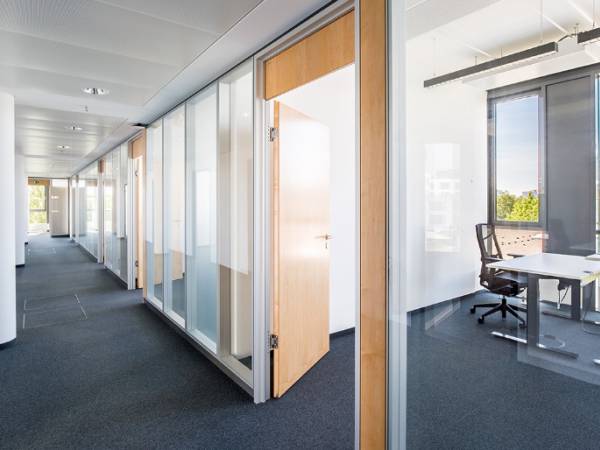 Flexible, voll möblierte Büroräume in Bürogemeinschaft — Bild 4